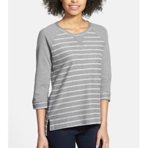 2️⃣ NYDJ City/Sport Sweatshirt NWT